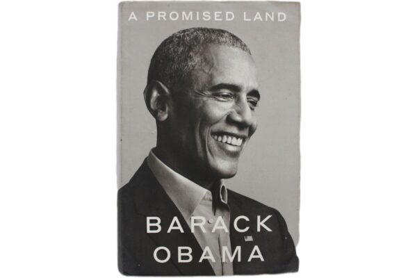 image00033-min A Promised Land: Barack Obama